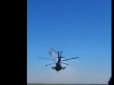 На ворогів тут чекає лише пекло: ЗСУ показали, як наші гелікоптери Мі-8 ведуть вогонь по позиціях окупантів (відео)