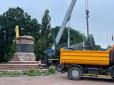 Дружба закінчилася у Бучі: У Переяславі знесли монумент на честь 300-річчя возз’єднання України з Росією (фото)