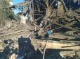 Черговий злочин агресора: Внаслідок обстрілу Торецька зруйновано двоповерхівку, 6 людей загинули (фото)