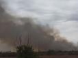 У небо здійнявся густий дим: Антонівський залізничний міст у Херсоні зазнав потужного удару (відео)