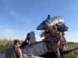 Український захисник показав уламки знищеного біля Гуляйполя російського вертольота Мі-28 (фото)