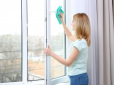 Як помити вікна без розводів: ТОП-3 найкращих засоби