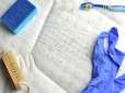 Чим почистити матрац від плям і запаху: ТОП-3 кращих засоби