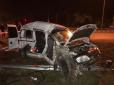 На Львівщині цивільне авто влетіло в колону військової техніки, загинули діти (фото)