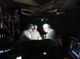 Світ повинен це бачити: Лікар показав, як хірурги у Львові в напівтемряві роблять операцію на серці