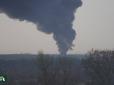 Щось з неба впало: У Брянській області РФ гарно палають резервуари з нафтопродуктами
