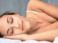 Сон без подушки: Користь та перестороги, все про вплив на хребет і поставу