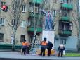 У центрі Мелітополя невідомі облити червоною фарбою пам’ятник Леніну, котрий так старанно, з любов'ю відновили окупанти
