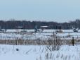 Омські військові вирішили будувати укріплення з дерев'яних колод - бояться ударів по аеродрому, що за 3000 км від України