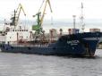 Ні дня без вогню: Біля російського Санкт-Петербурга спалахнув нафтовий танкер (відео)