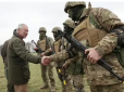 Король Чарльз III відвідав українських військових, які проходять навчання у Британії (фото, відео)