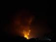 В окупованому Севастополі пролунали потужні вибухи та почалася сильна пожежа