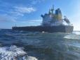 Російські міни роблять свою чорну справу: У морі підірвався балкер, котрий віз зерно з України