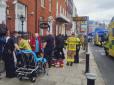 Є поранені, в тому числі діти: В Ірландії чоловік з ножем напав на групу людей (фото)