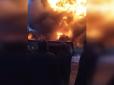 У Петербурзі прогриміли вибухи і спалахнула пожежа: є постраждалі (відео)