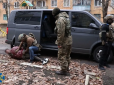 Використовував оптичні приціли: СБУ затримала інформатора окупантів у Краматорську (фото)
