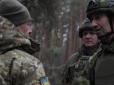 Побачив, як працюють на шведській техніці: Головнокомандувач Збройних сил Швеції відвідав українських військових на передовій (відео)