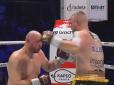 Польський супертяж пропустив серію потужних ударів у голову та програв бій у першому раунді (відео)