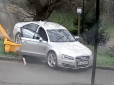 Навмисно не вигадаєш: 60-річного водія збив власний автомобіль (відео)