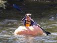 Австралієць здійснив заплив на каное, виготовленому з величезного гарбуза (відео)
