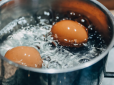 Що робити, щоб яйця не тріскалися під час варіння