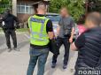Контролювали вивезення чоловіків за кордон: У Києві затримали одразу п'ятьох 