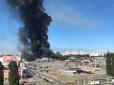 У Харкові прогримів вибух: Окупанти влучили КАБами в будівельний гіпермаркет, є загиблі та поранені (фото, відео)