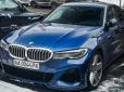 Гарненька автівка: У Києві помітили рідкісний заряджений седан BMW (фото)