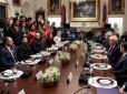 Українська делегація показала Трампу карти з головними 