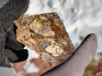 Золотистий самоцвіт із Волині: у родовищі виявили великий цитрин вагою 129 грамів