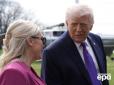 Дональд Фредович помилятися не може?: Трамп прямо звинуватив прессекретарку у своїх невдачах