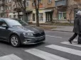 Пішохід минув Вас, але ще на “зебрі”: українським водіям пояснили, коли вже можна рушати ,не порушуючи ПДР