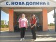 Дві художниці на Одещині відновлюють старі мозаїчні зупинки в народному стилі. втрачені зображення відтворюють фарбами (відео)