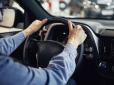 В Україні хочуть дозволити керувати авто з 17 років:  Ось які зміни готують для водіїв