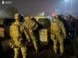 На Буковині ДБР затримало п’ятьох посадовців ТЦК, котрим інкримінують​ хабарництво, викрадення та катування людей