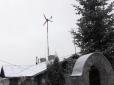 Науковий інтерес перш за все: 80-річний український інженер сконструював вітряк за власним проектом (фотофакт)