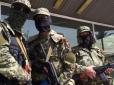 Допит під дулом автомата: У Донецьку терористи захопили та обшукали офіс однієї з фірм, лякаючи співробітників зброєю