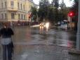 Затопило: Короткочасна злива перетворила Харків на 