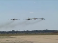 Літаки української авіації здійснили захоплюючий складний маневр (відео)