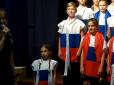 Високодуховні скрепи: Новосибірських школярів змусили співати «Владимирский централ»