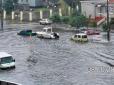 Вулицями Одеси вже розсікають морські катери (відео)