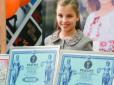 9-річна дочка журналіста визнана наймолодшою письменницею та ілюстратором в Україні
