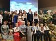 Оплот дитячого патріотизму: Київська школа №78 допомагає бійцям та присвячує їм зворушливі вірші (фото, відео)
