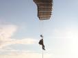 Стануть ще мобільнішими: Українські десантники випробували нові парашути та обладнання