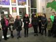 Пісенний флешмоб у Полтаві: Співали українською (відео)