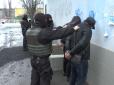 Займалися квартирними аферами: У Києві в результаті спецоперації заарештовано помічника нардепа і члена політпартії