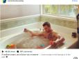 Зірковий боксер Ломаченко любить бавитися в ванні качечками (фото, відео)