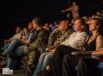 Російський найманець Прилєпін  прийшов на прем'єру фільму з озброєною охороною (фотофакт)