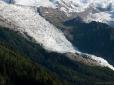 На льодовику у французьких Альпах відшукали моторошну знахідку