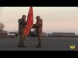 Як президент вручив бойовий прапор героїчному батальйону морської піхоти (відео)